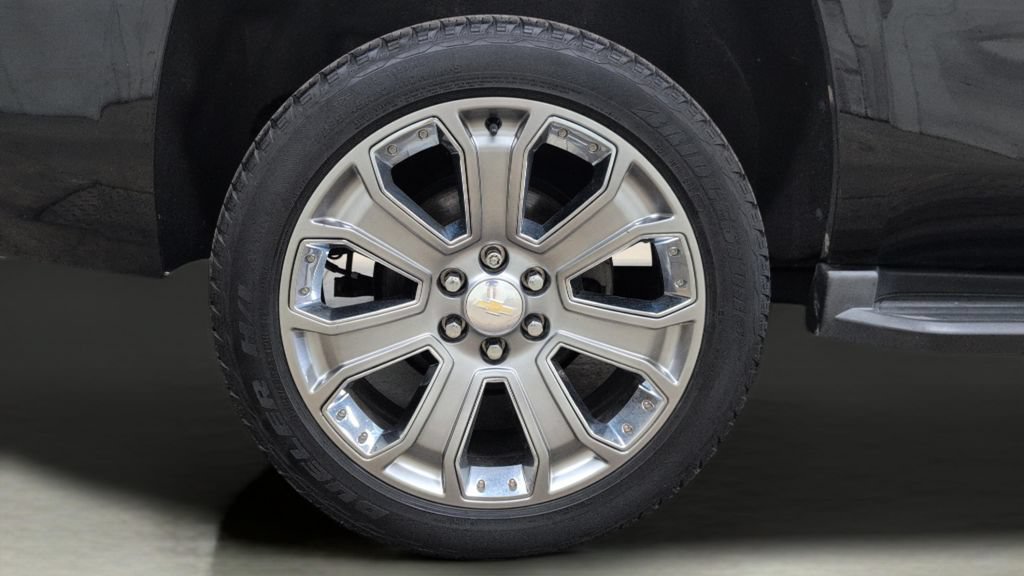 Used 2019 Chevrolet Tahoe LT w/ Luxury Package AWD/4WD image 31