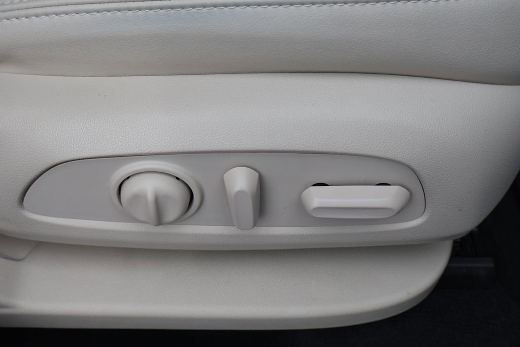 Used 2024 Buick Enclave Essence FWD image 41