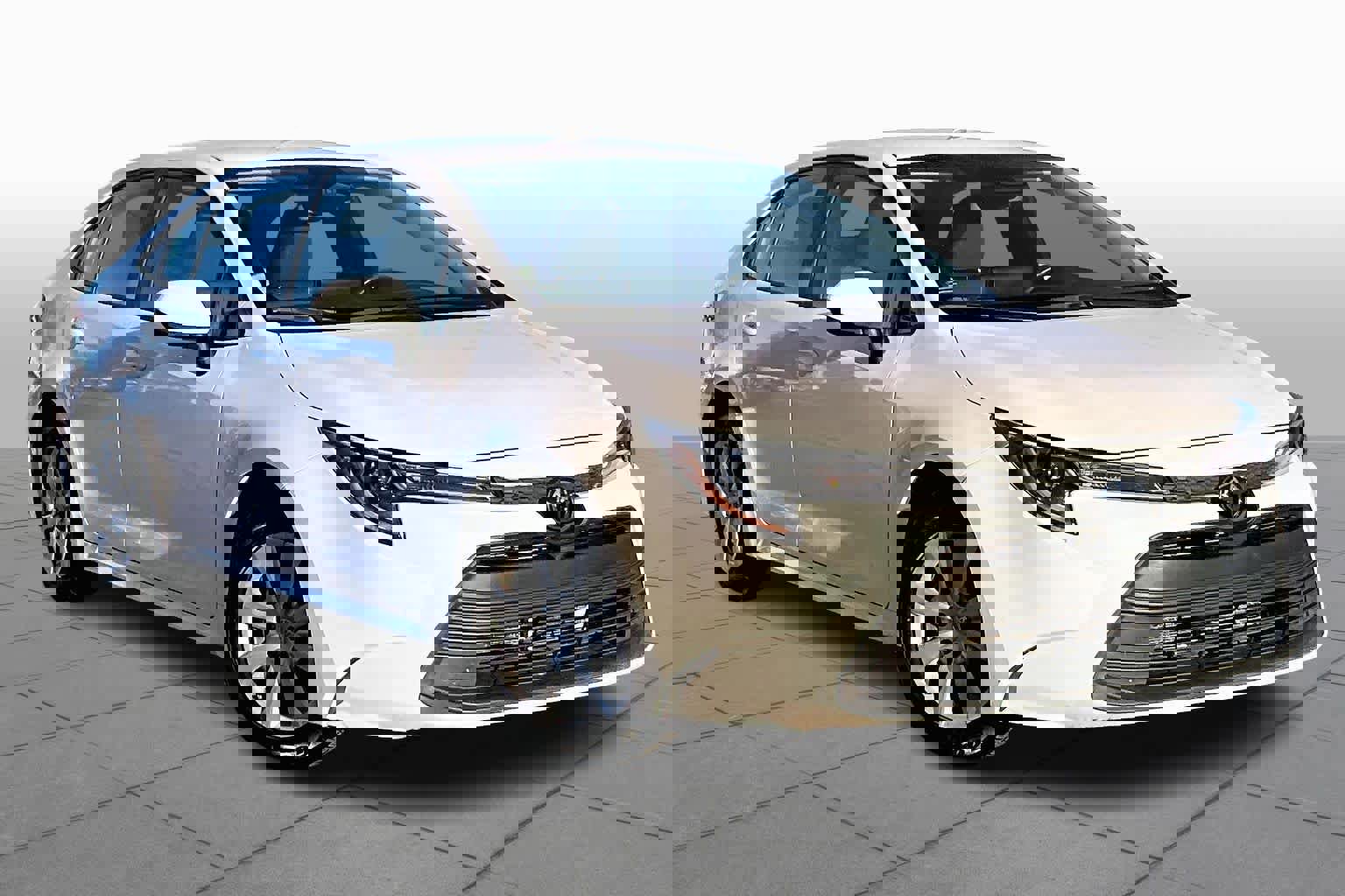 Used 2024 Toyota Corolla LE image 3