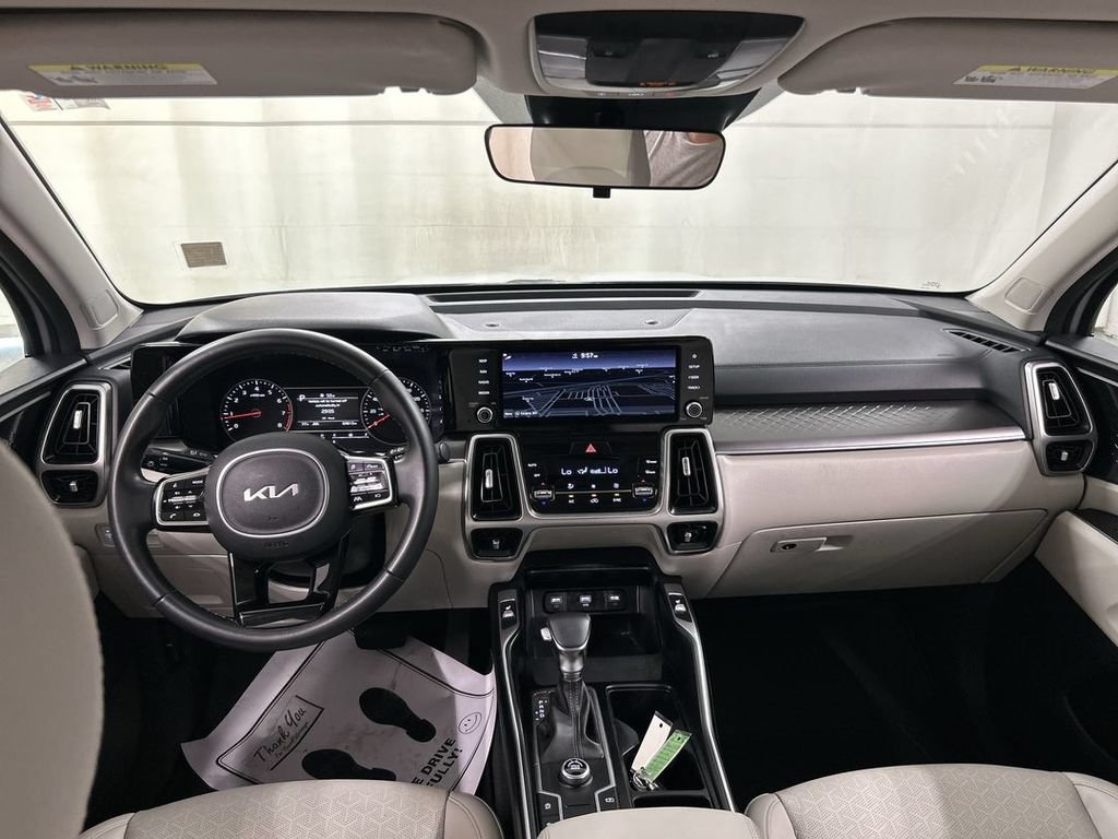 Used 2022 Kia Sorento S FWD image 19