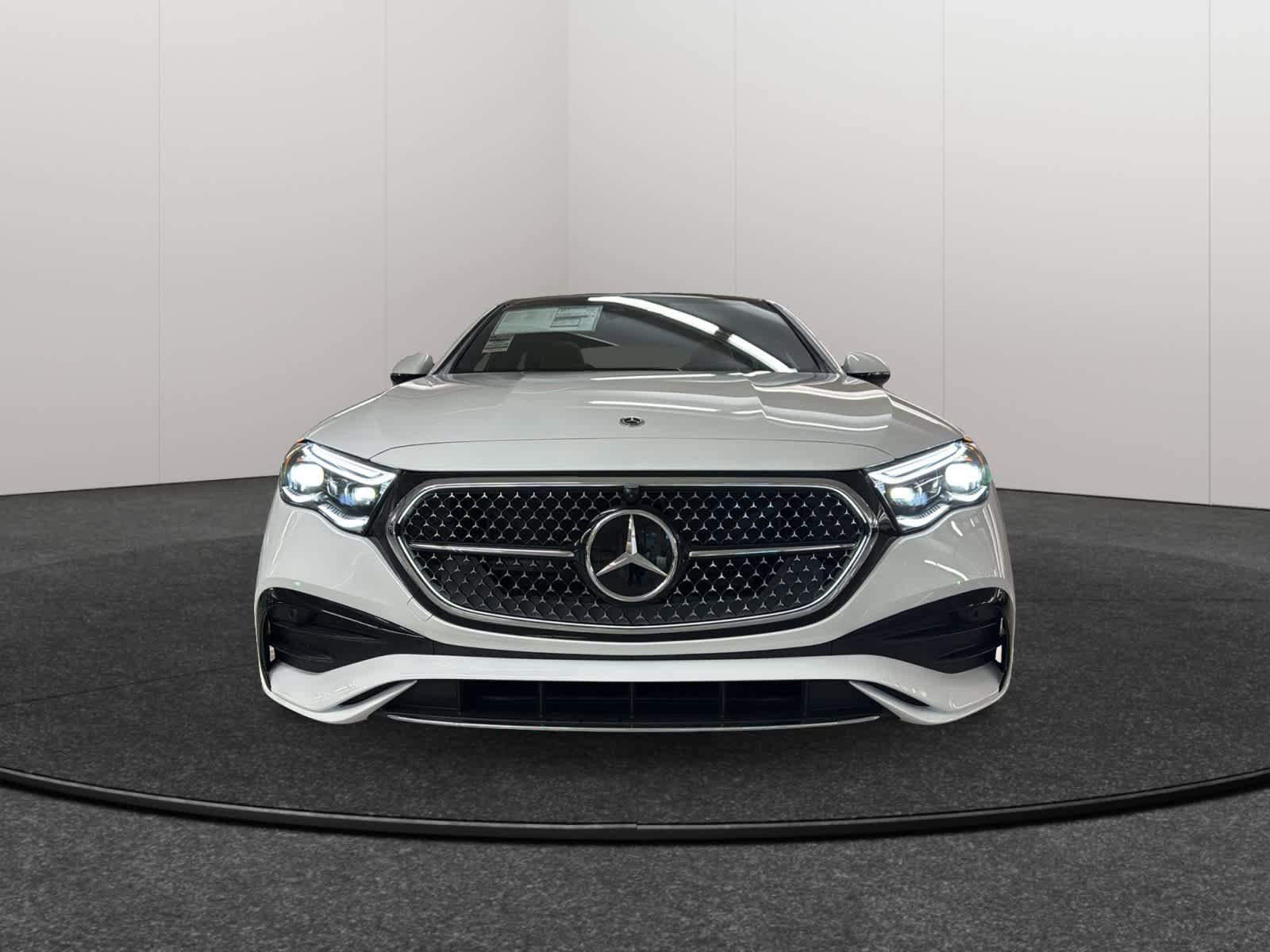 New 2026 Mercedes-Benz E 350 4MATIC Sedan image 2