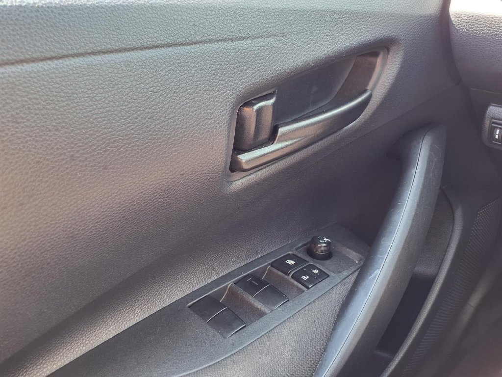 Used 2025 Toyota Corolla LE FWD image 20