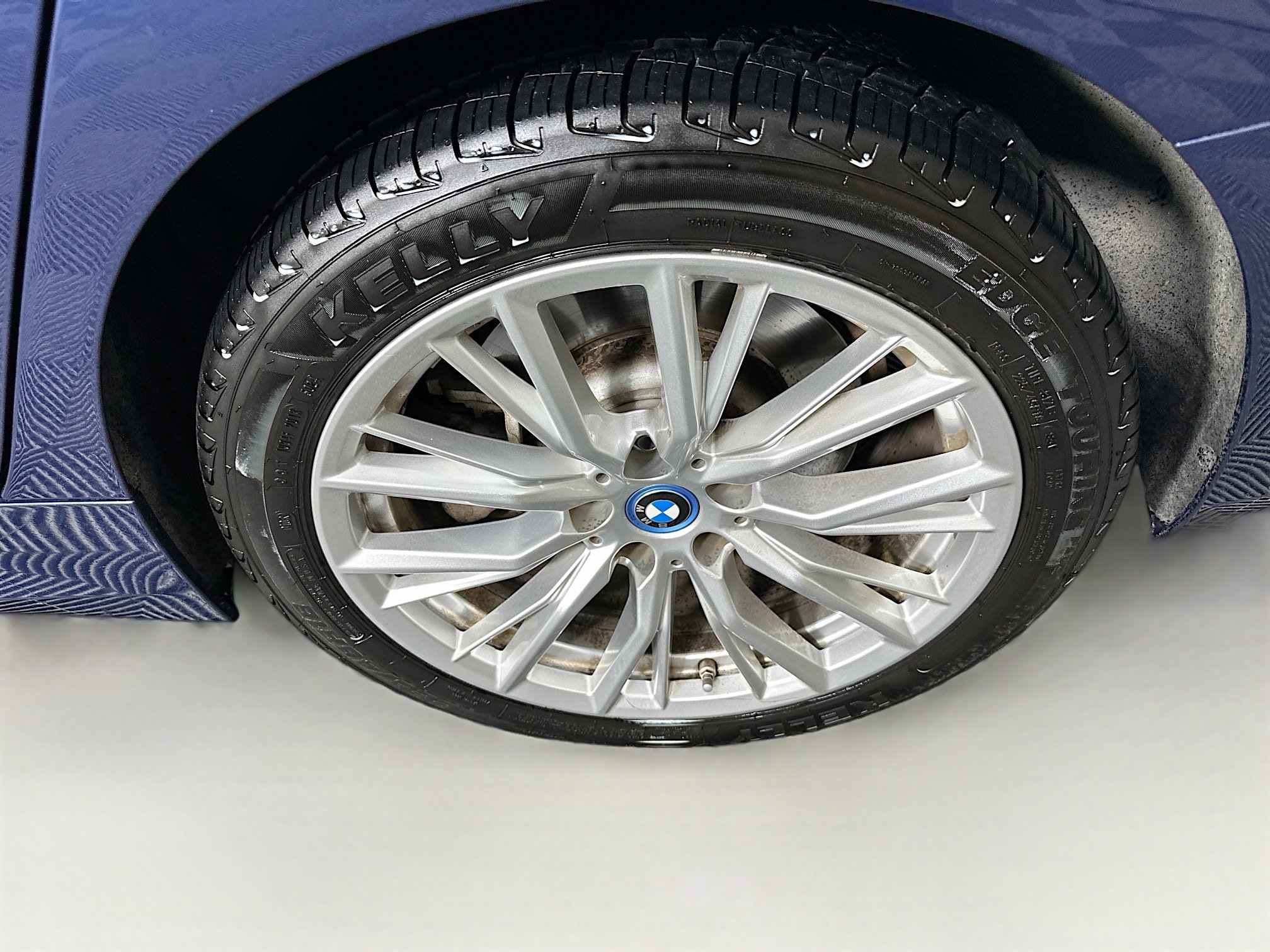 Used 2024 BMW 330e image 11