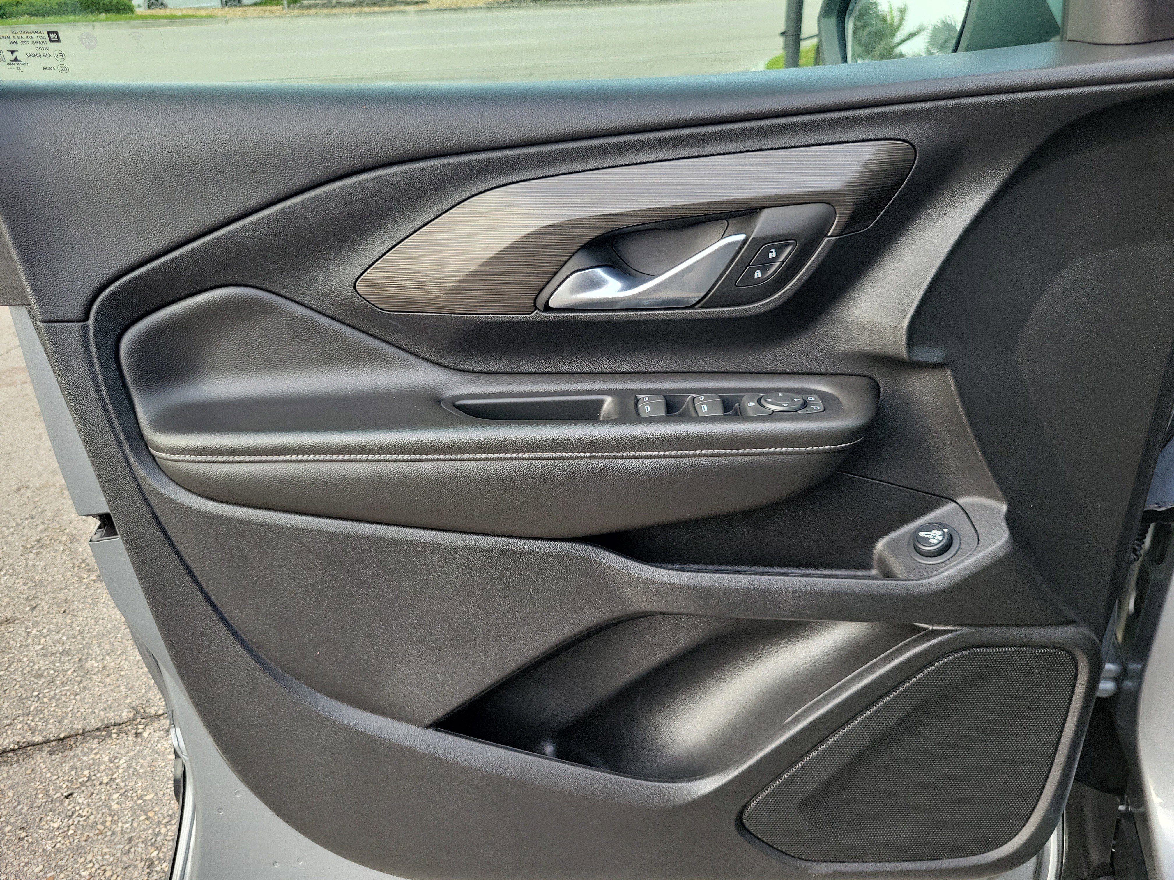 Used 2023 GMC Terrain SLE w/ Driver Convenience Package image 23