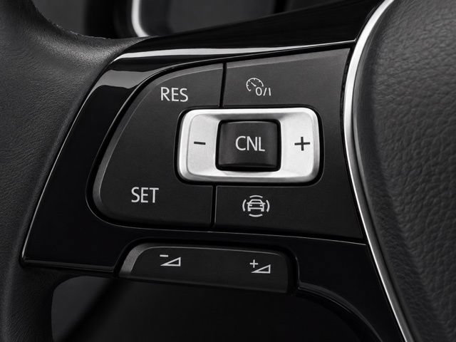 Used 2019 Volkswagen Jetta SE w/ Cold Weather Package FWD image 34