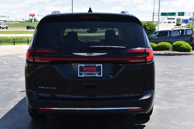 Used 2021 Chrysler Pacifica Touring-L FWD image 6