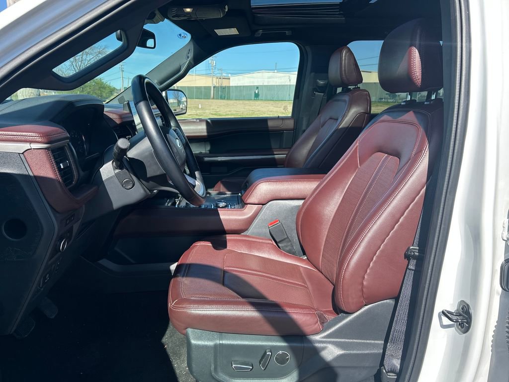 Used 2023 Ford Expedition Max Limited image 11