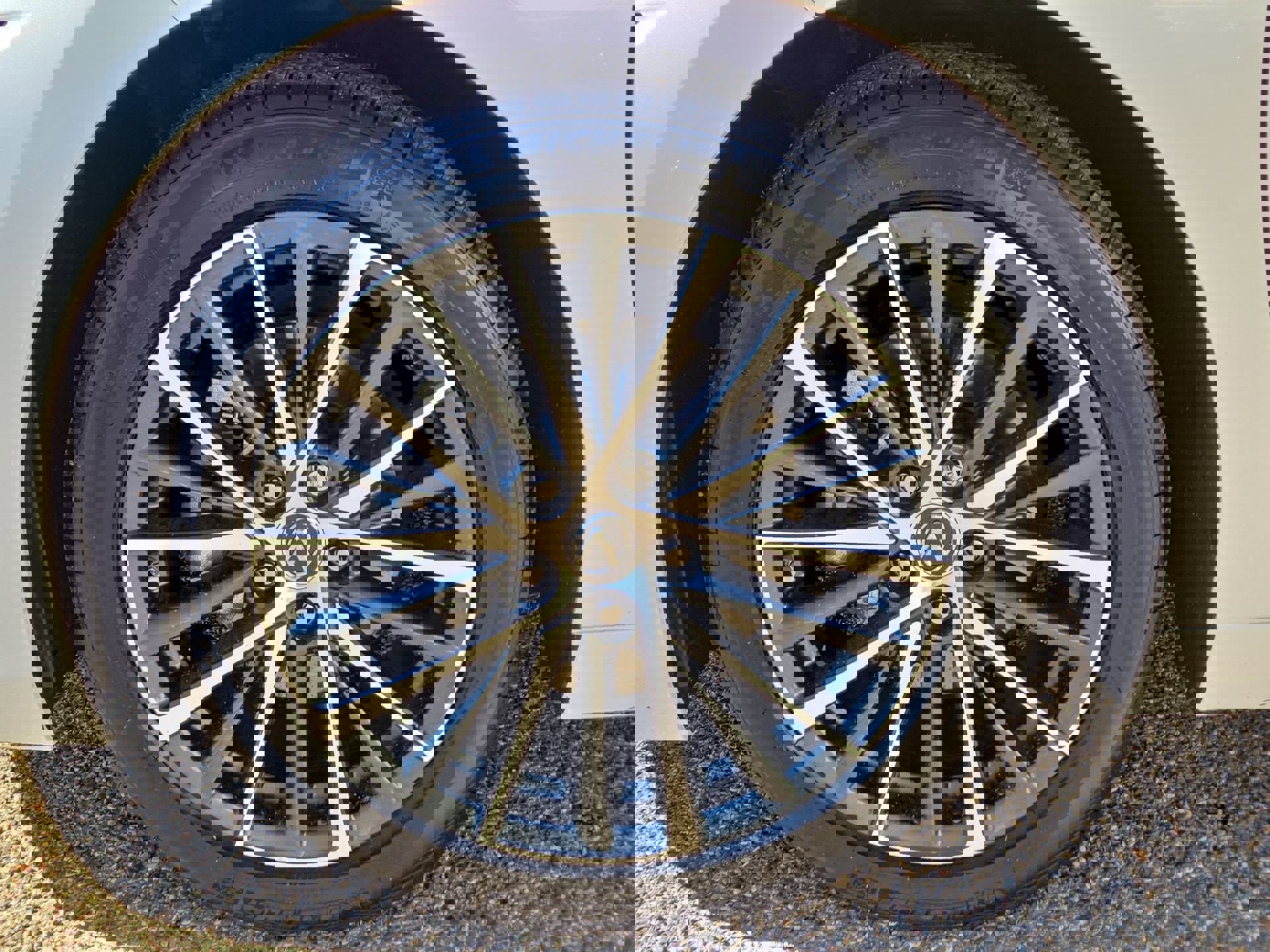 Certified 2025 Lexus ES 300h w/ Premium Package image 11