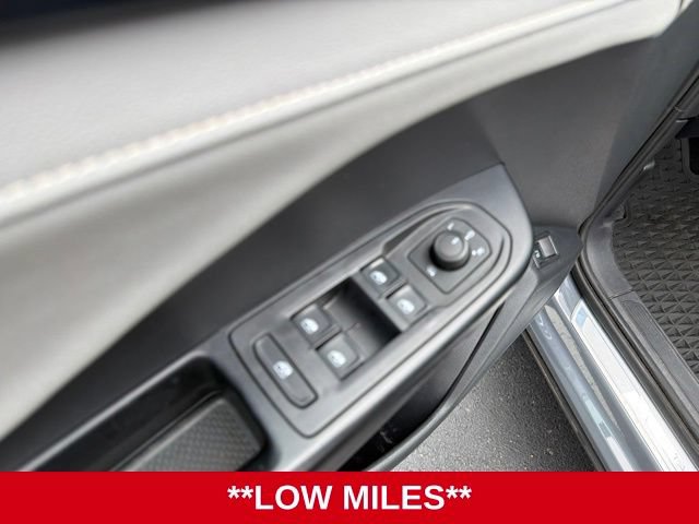Used 2024 Volkswagen Taos SE FWD image 13