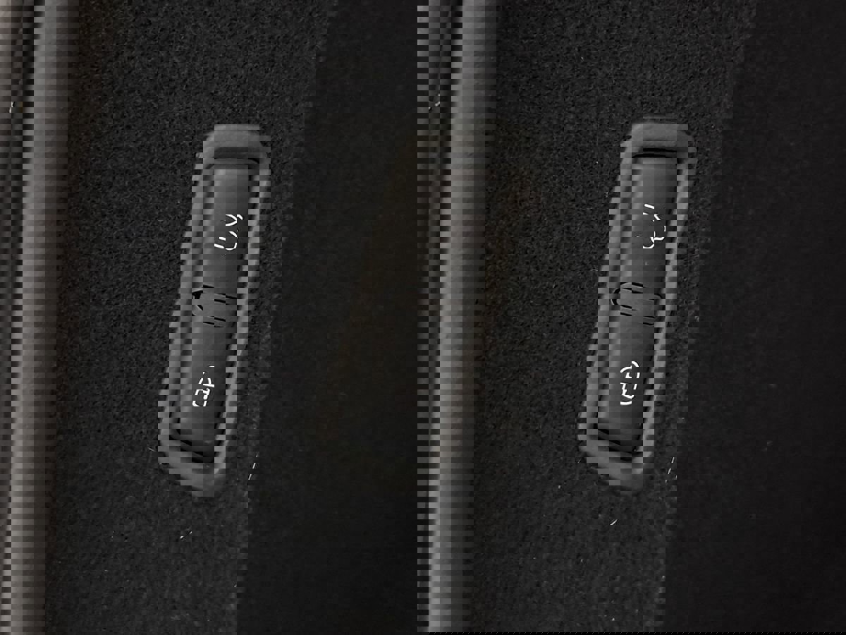 Used 2021 Maserati Levante S image 38