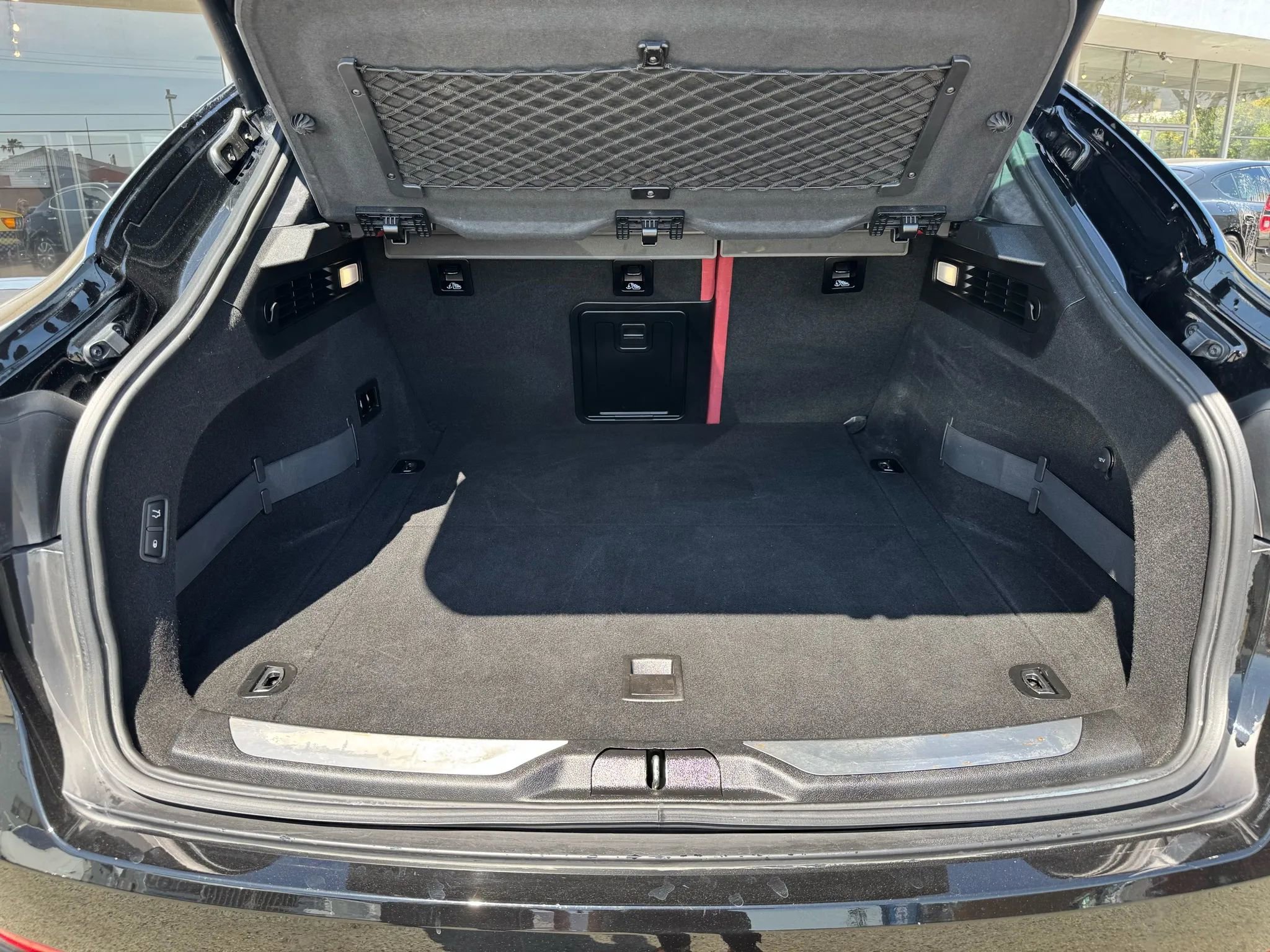 Used 2017 Maserati Levante w/ Luxury Package image 35