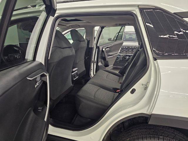 Used 2022 Toyota RAV4 XLE w/ Convenience Package FWD image 31