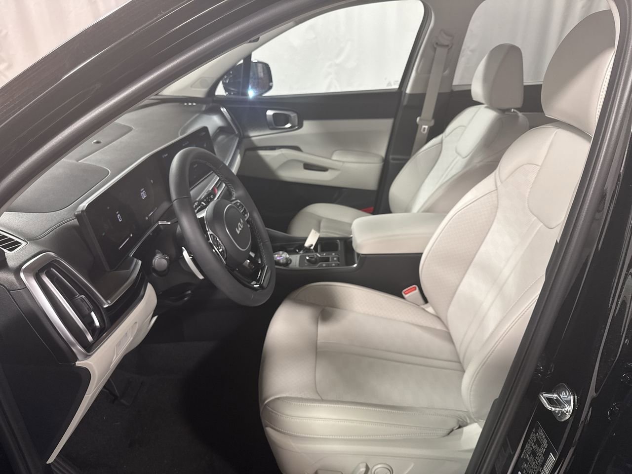 New 2025 Kia Sorento EX image 13