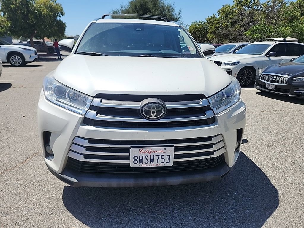 Used 2017 Toyota Highlander XLE w/ Carpet Mat Package FWD image 7
