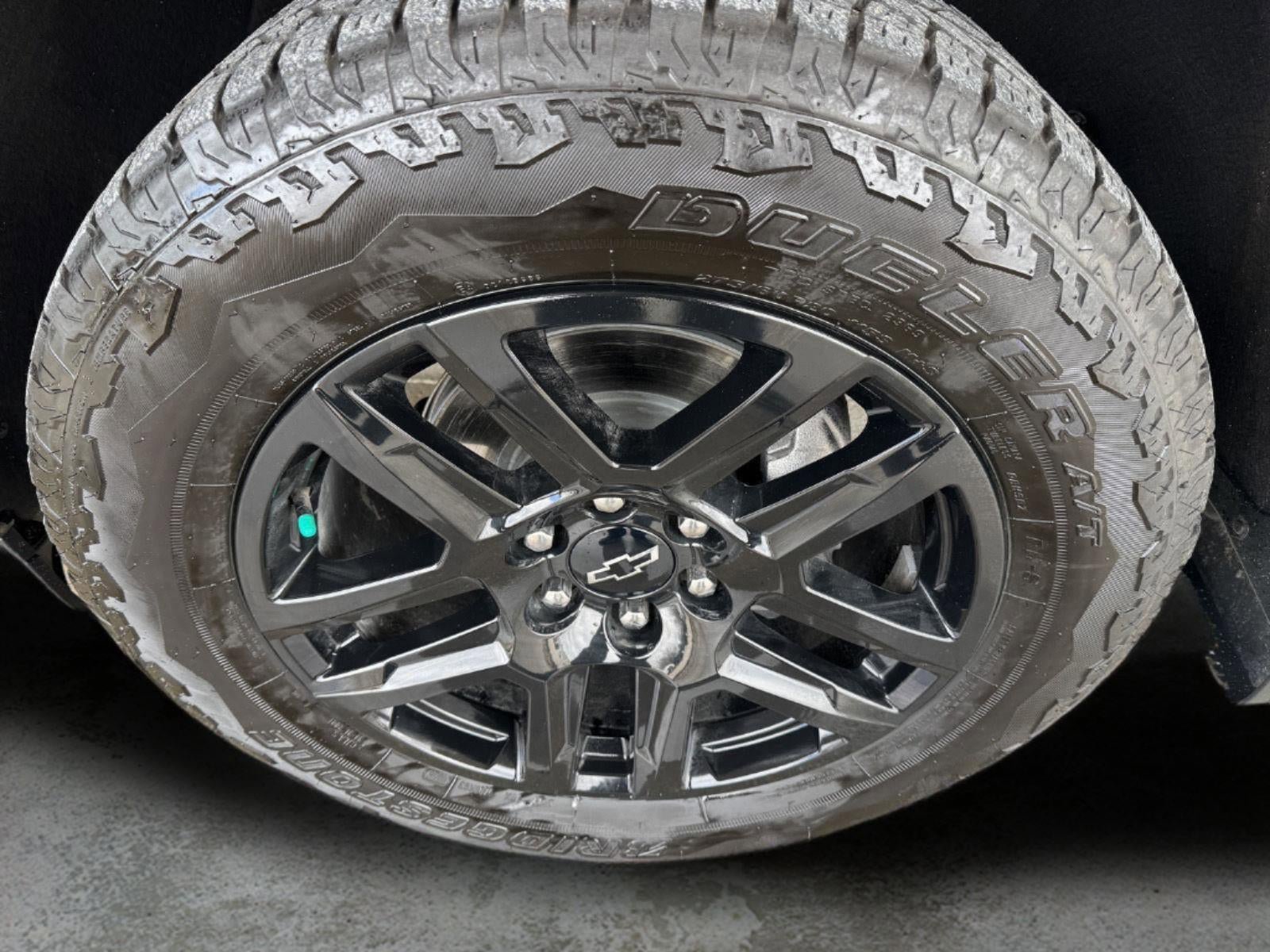 Used 2025 Chevrolet Silverado 1500 Custom AWD/4WD image 32
