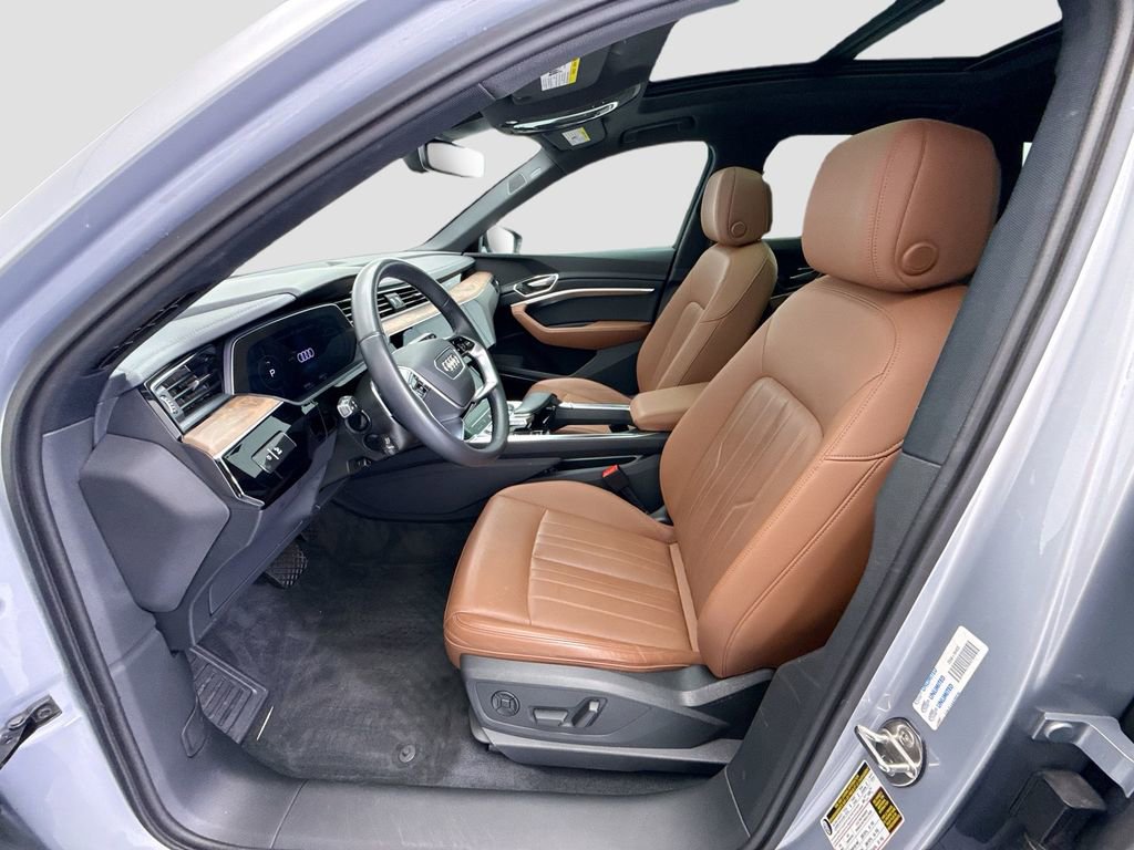 Certified 2023 Audi e-tron Premium Plus w/ Premium Plus Package AWD/4WD image 18