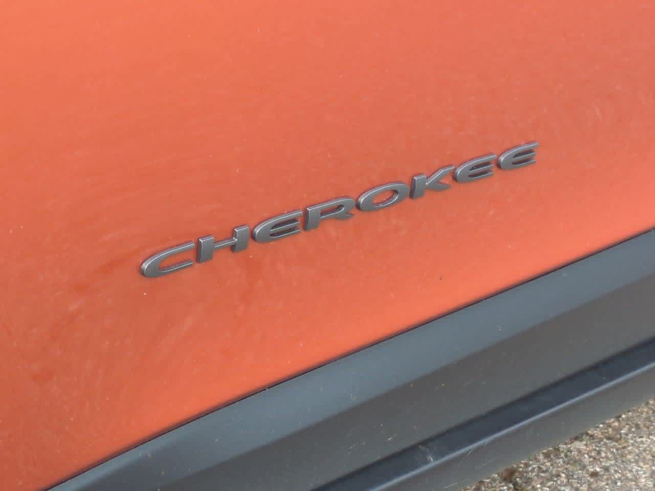 Used 2015 Jeep Cherokee Trailhawk w/ Comfort/Convenience Group AWD/4WD image 12