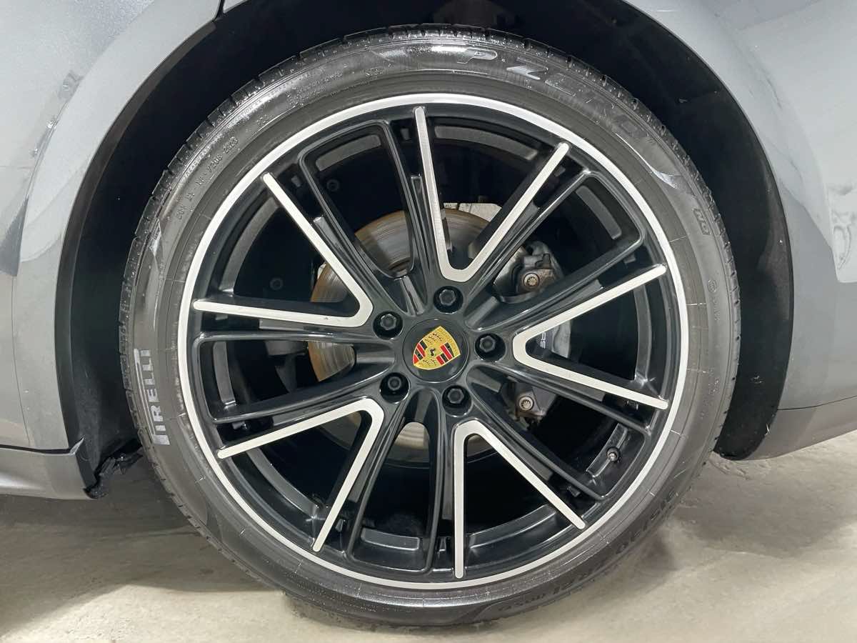 Used 2018 Porsche Panamera 4 w/ Premium Package AWD/4WD image 7