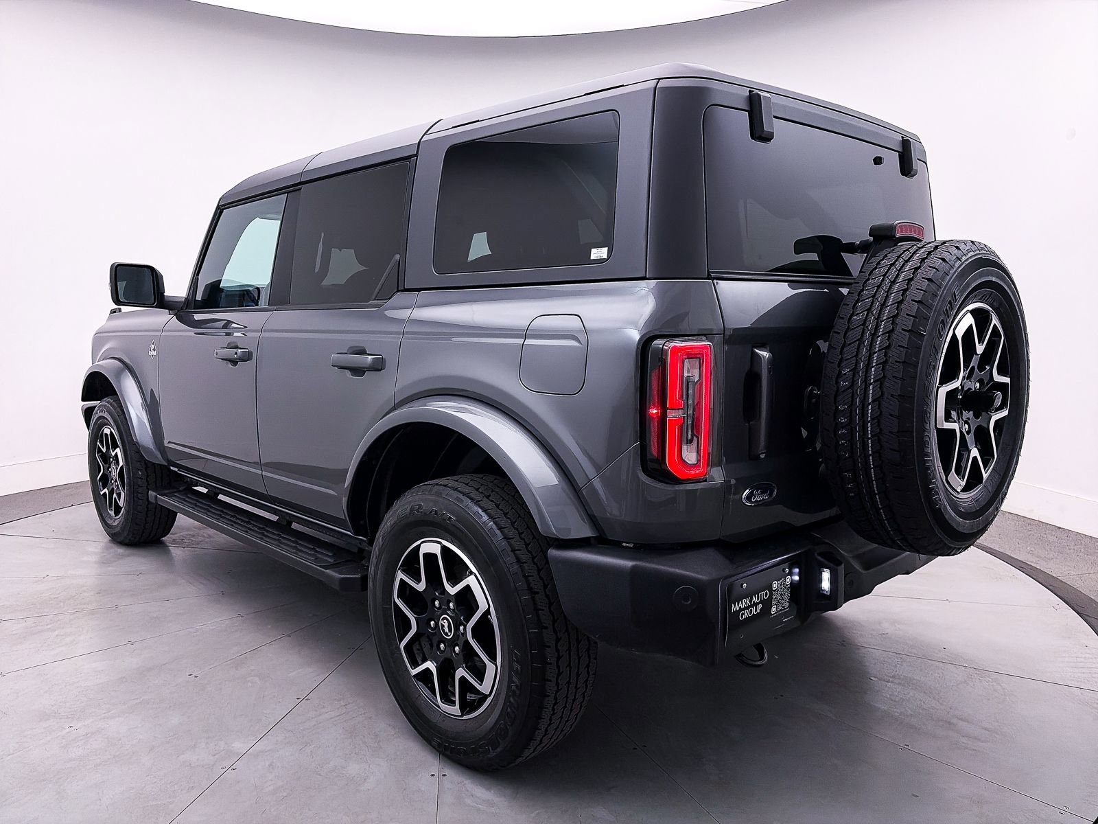 Used 2023 Ford Bronco Outer Banks image 12