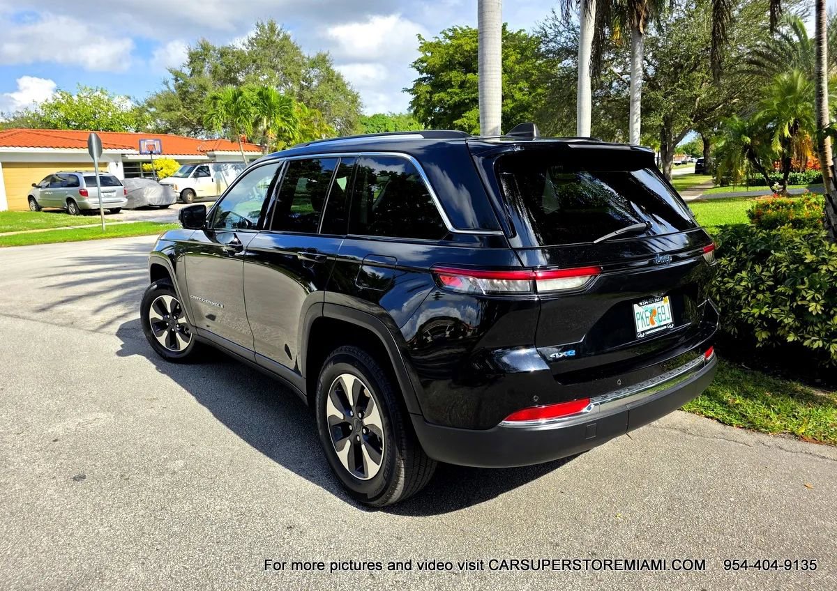 Used 2023 Jeep Grand Cherokee 4WD 4xe image 17