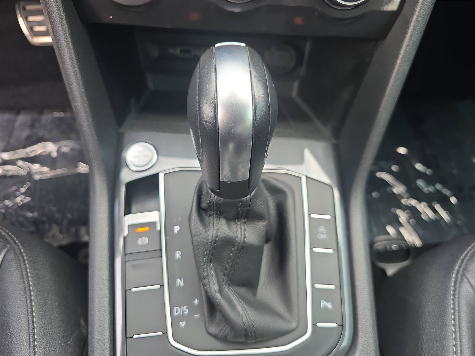 Used 2020 Volkswagen Tiguan SE R-Line AWD/4WD image 20