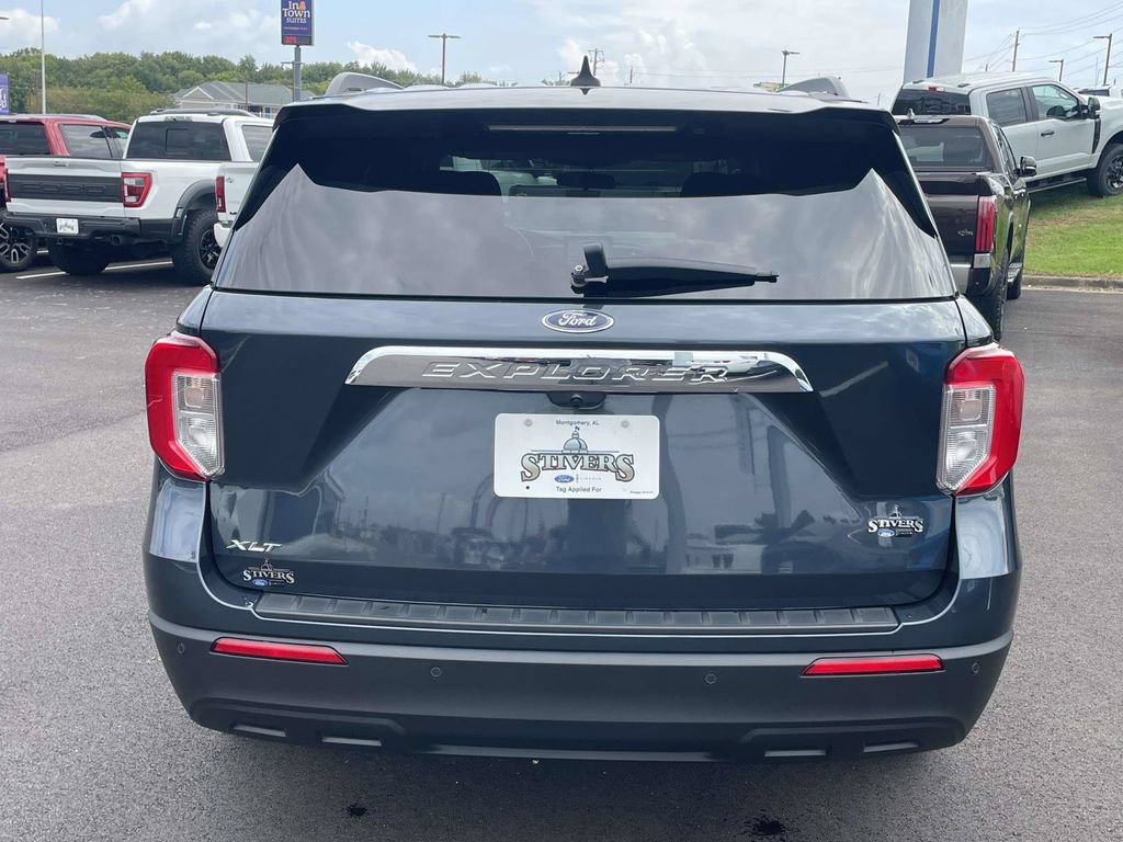 Certified 2022 Ford Explorer XLT RWD image 4