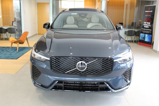 New 2026 Volvo XC60 B5 Core w/ Climate Package image 5