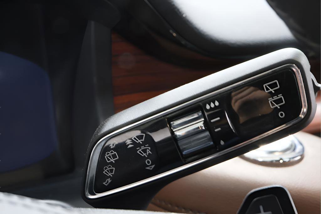 Used 2024 Lincoln Aviator Reserve w/ Equipment Group 201A image 19