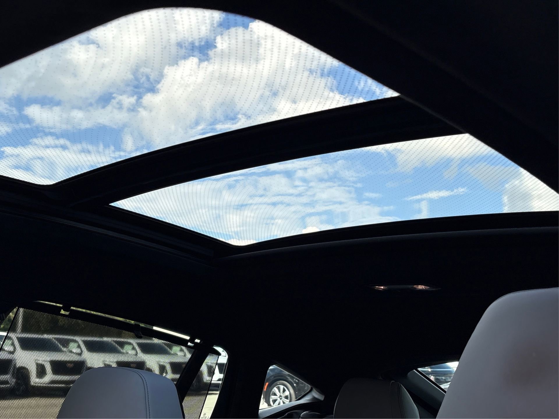 Used 2025 BMW X6 M Competition w/ Executive Package image 32