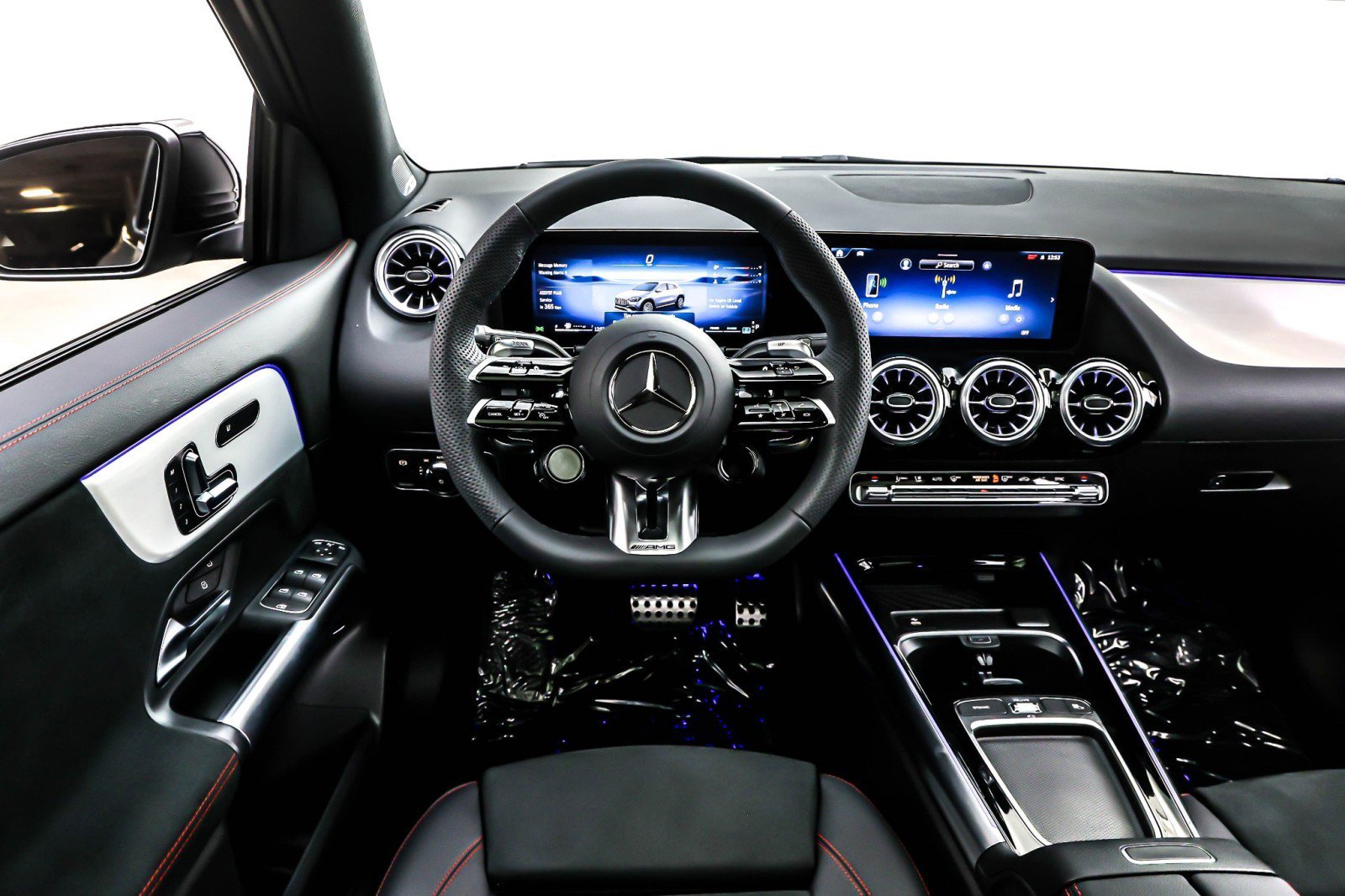 New 2026 Mercedes-Benz GLA 35 AMG 4MATIC image 4