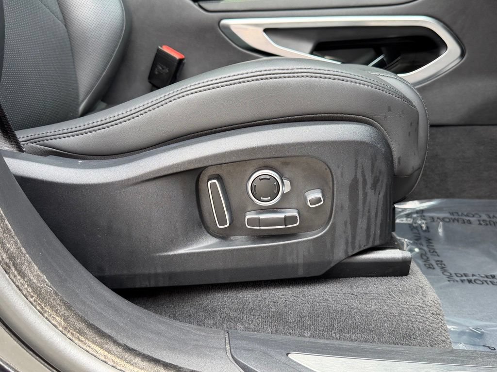 Used 2022 Jaguar F-PACE S AWD/4WD image 36