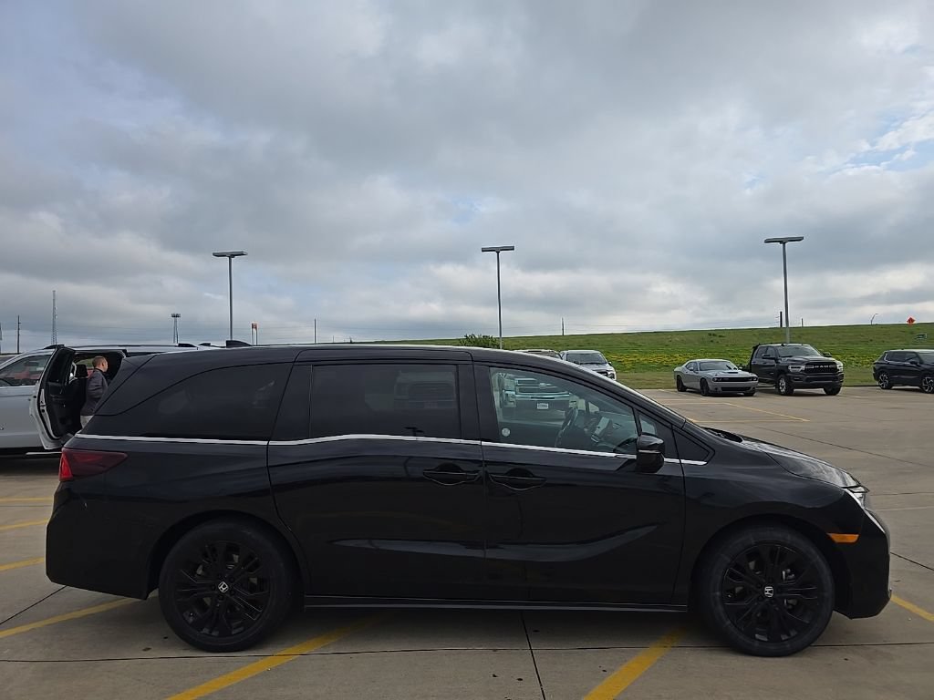 Used 2025 Honda Odyssey Sport-L image 4