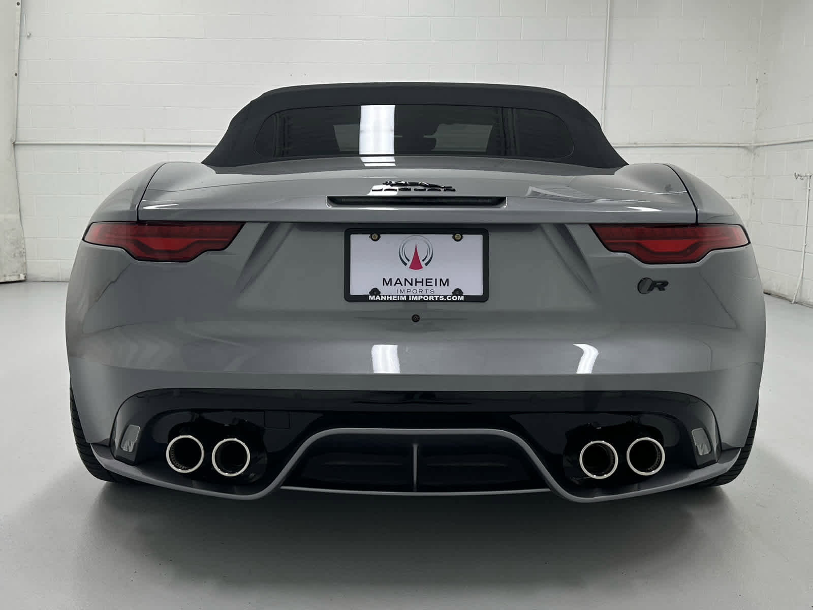 Used 2024 Jaguar F-TYPE R image 14