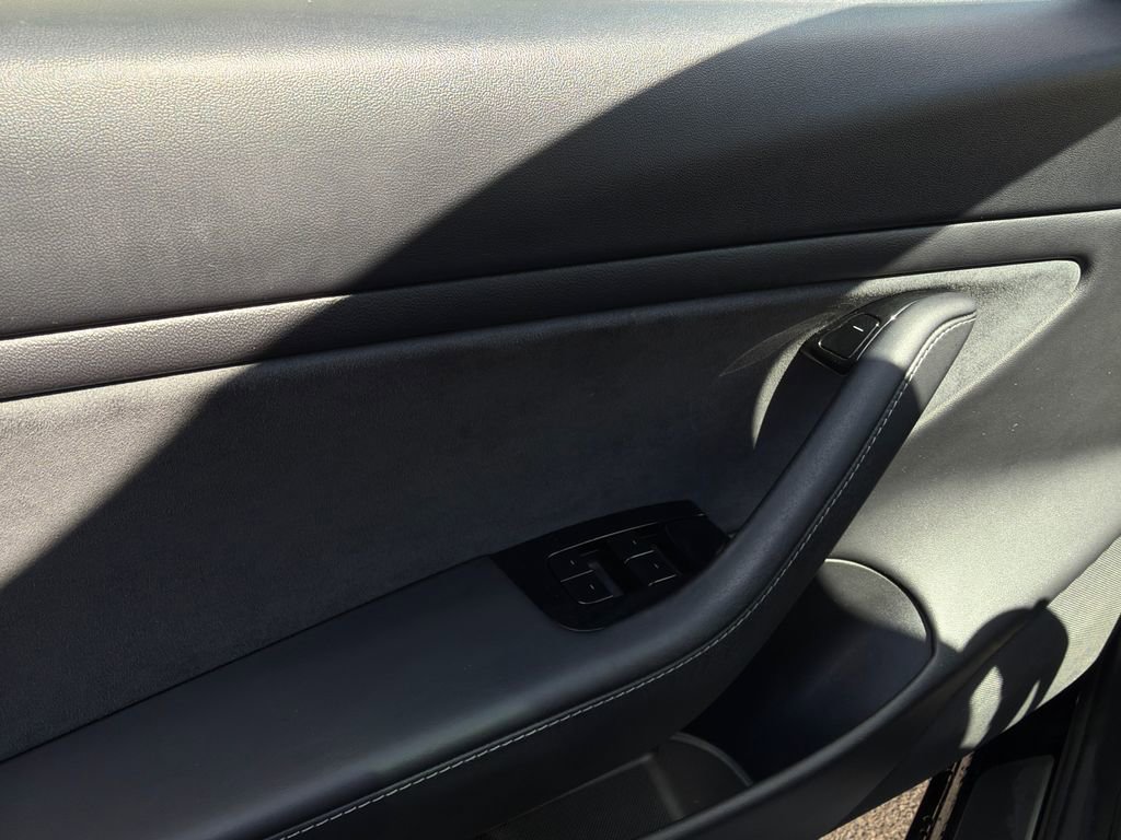 Used 2020 Tesla Model 3 Long Range image 31
