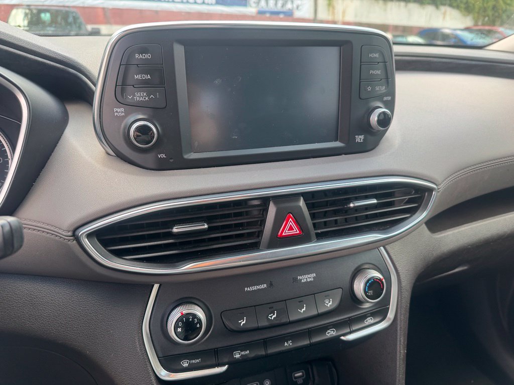 Used 2020 Hyundai Santa Fe SE FWD image 11