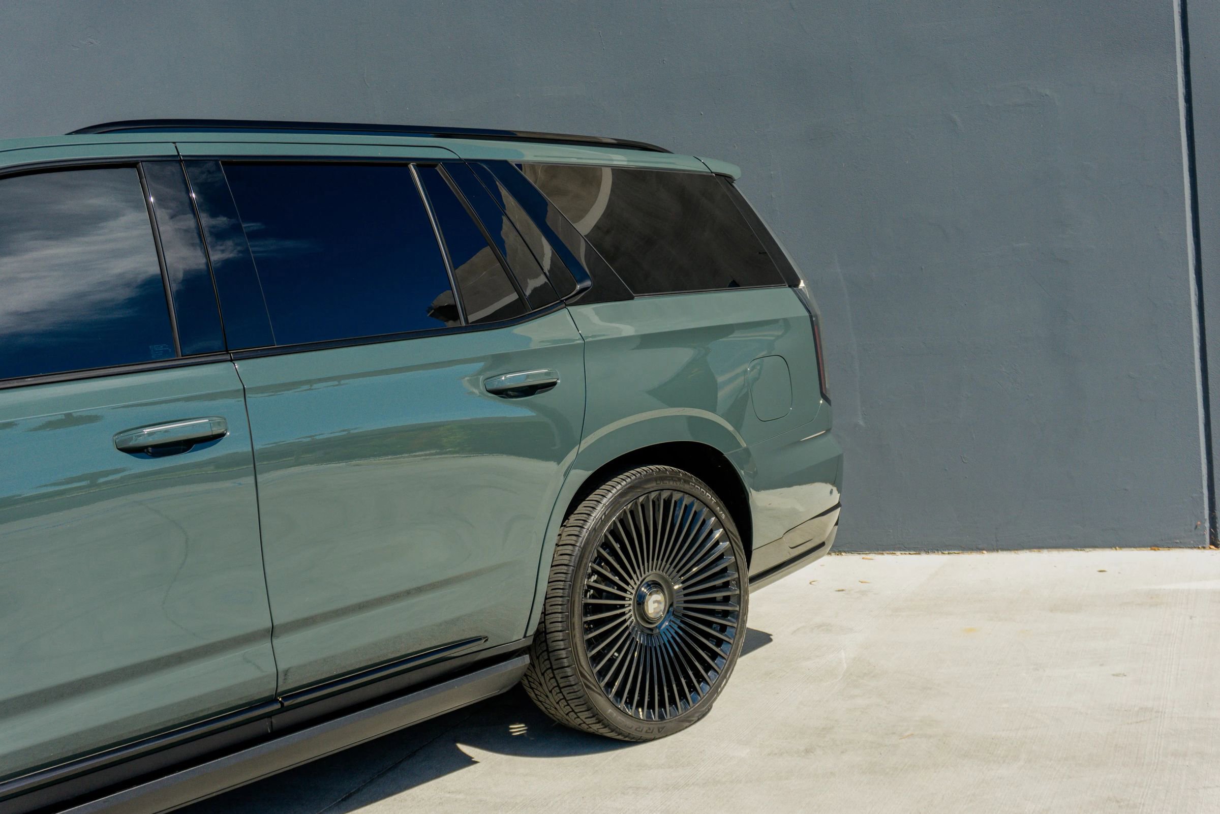 Used 2025 Cadillac Escalade V w/ LPO, ONYX Package AWD/4WD image 28