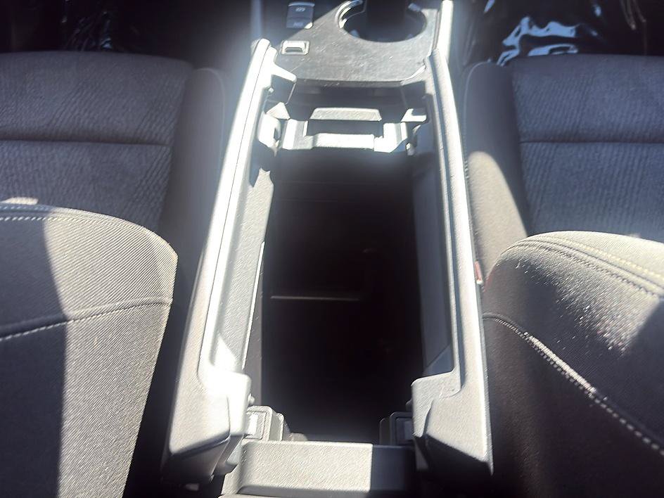 Certified 2025 Nissan Rogue SV FWD image 34