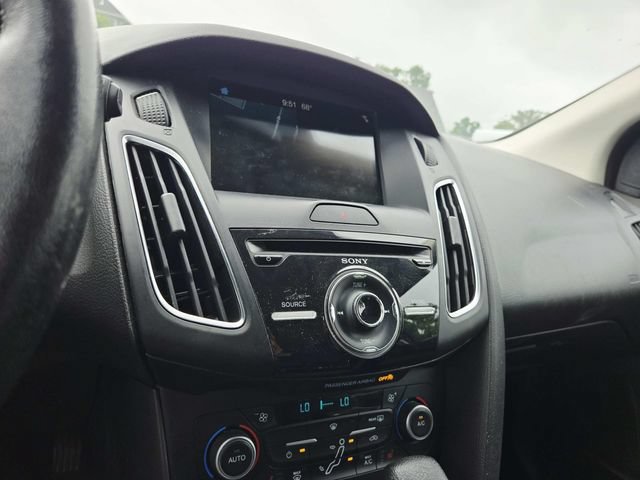 Used 2018 Ford Focus SEL w/ Cold Weather Package FWD image 16
