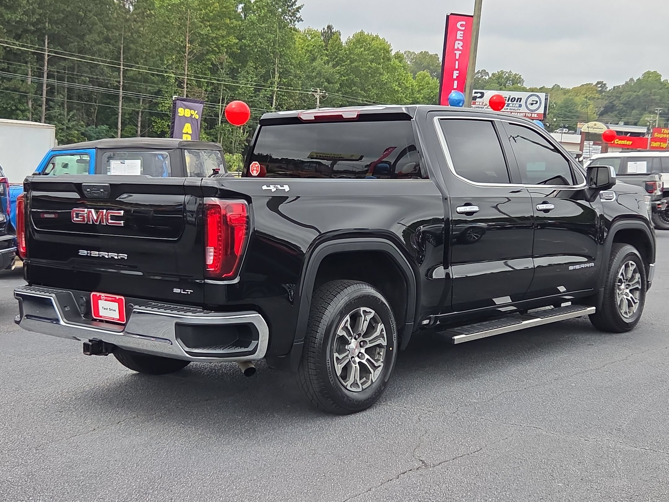 Used 2025 GMC Sierra 1500 SLT AWD/4WD image 5