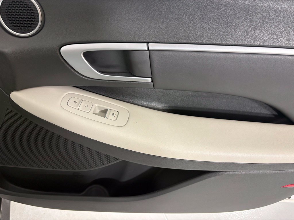 Used 2025 Hyundai Sonata SEL FWD image 12