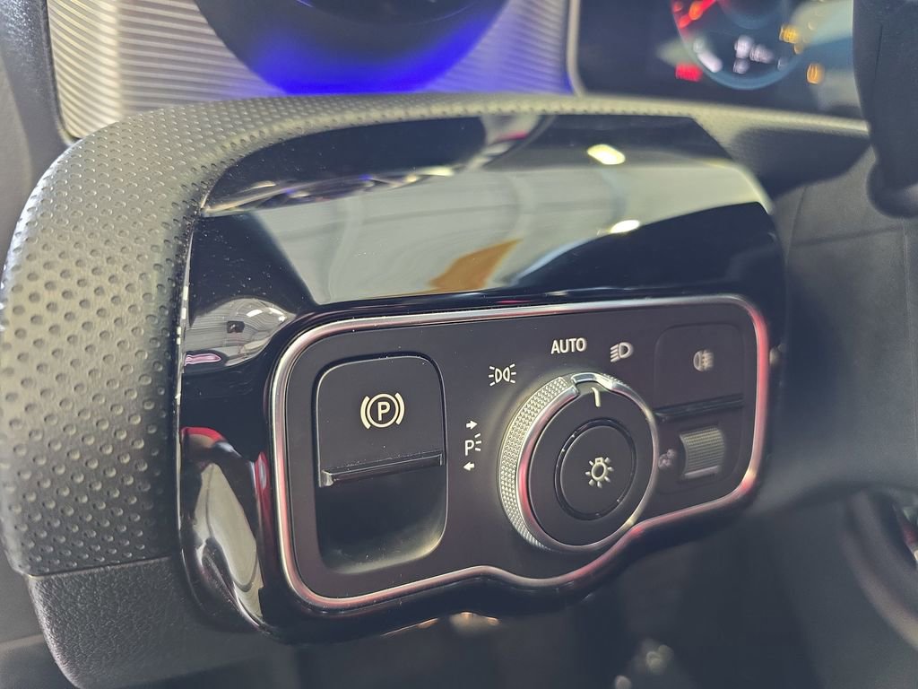 Used 2020 Mercedes-Benz CLA 250 image 27