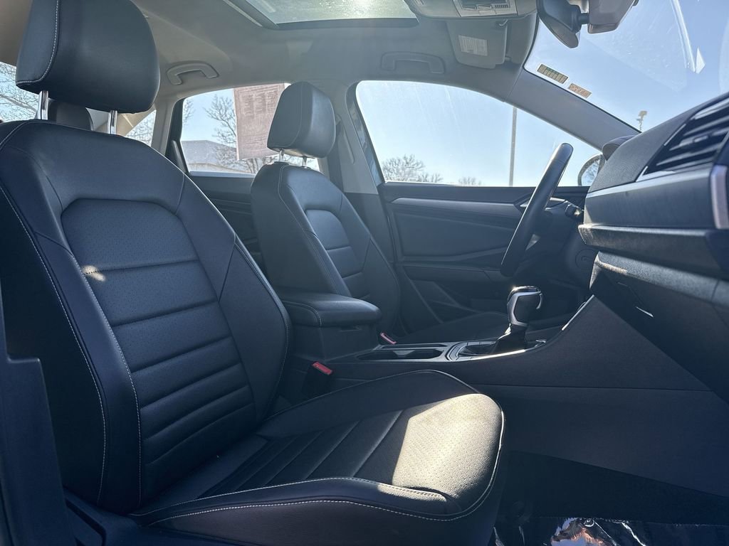 Used 2024 Volkswagen Jetta SE image 26