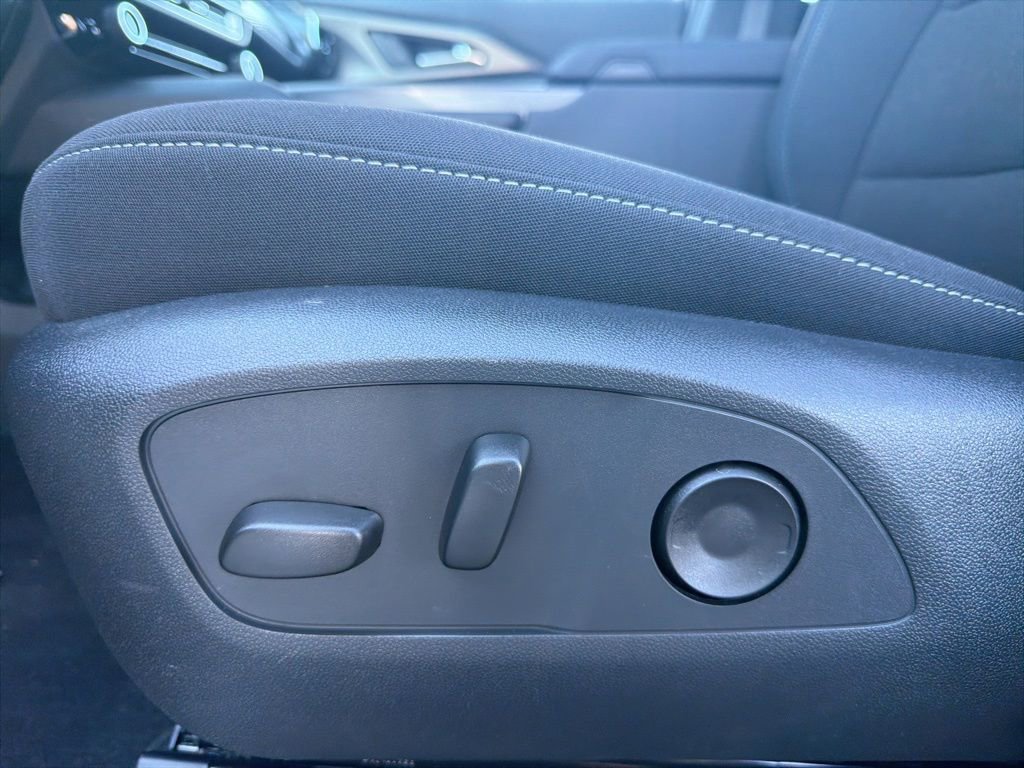 New 2026 Chevrolet Equinox EV LT w/ Comfort Package image 16