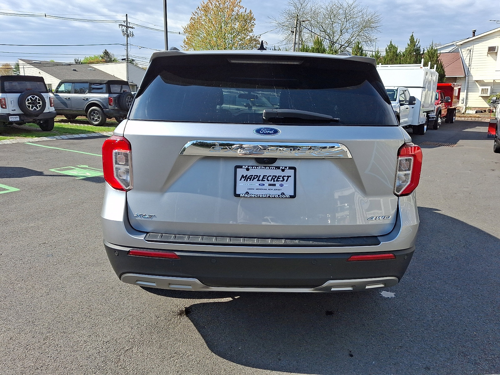 Used 2023 Ford Explorer XLT w/ Equipment Group 202A AWD/4WD image 6