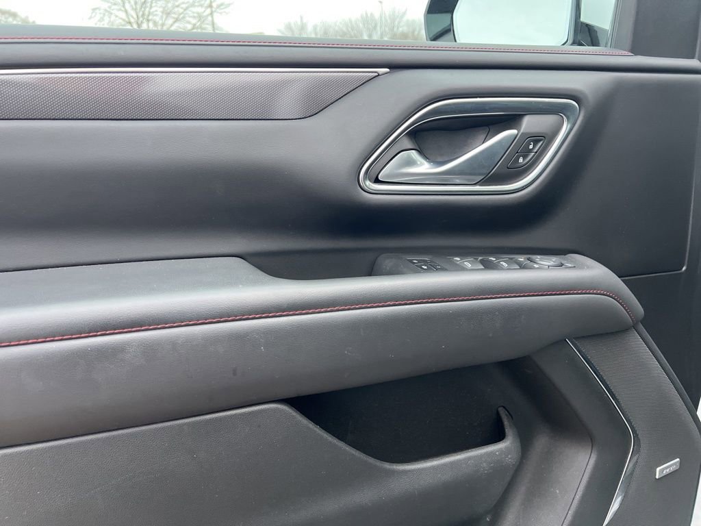 Used 2022 Chevrolet Suburban RST w/ Luxury Package image 12