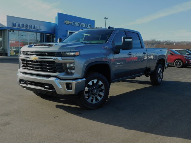 New 2026 Chevrolet Silverado 3500 LT image 2
