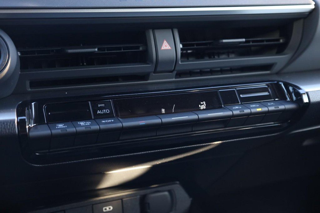 New 2026 Toyota Prius LE image 13