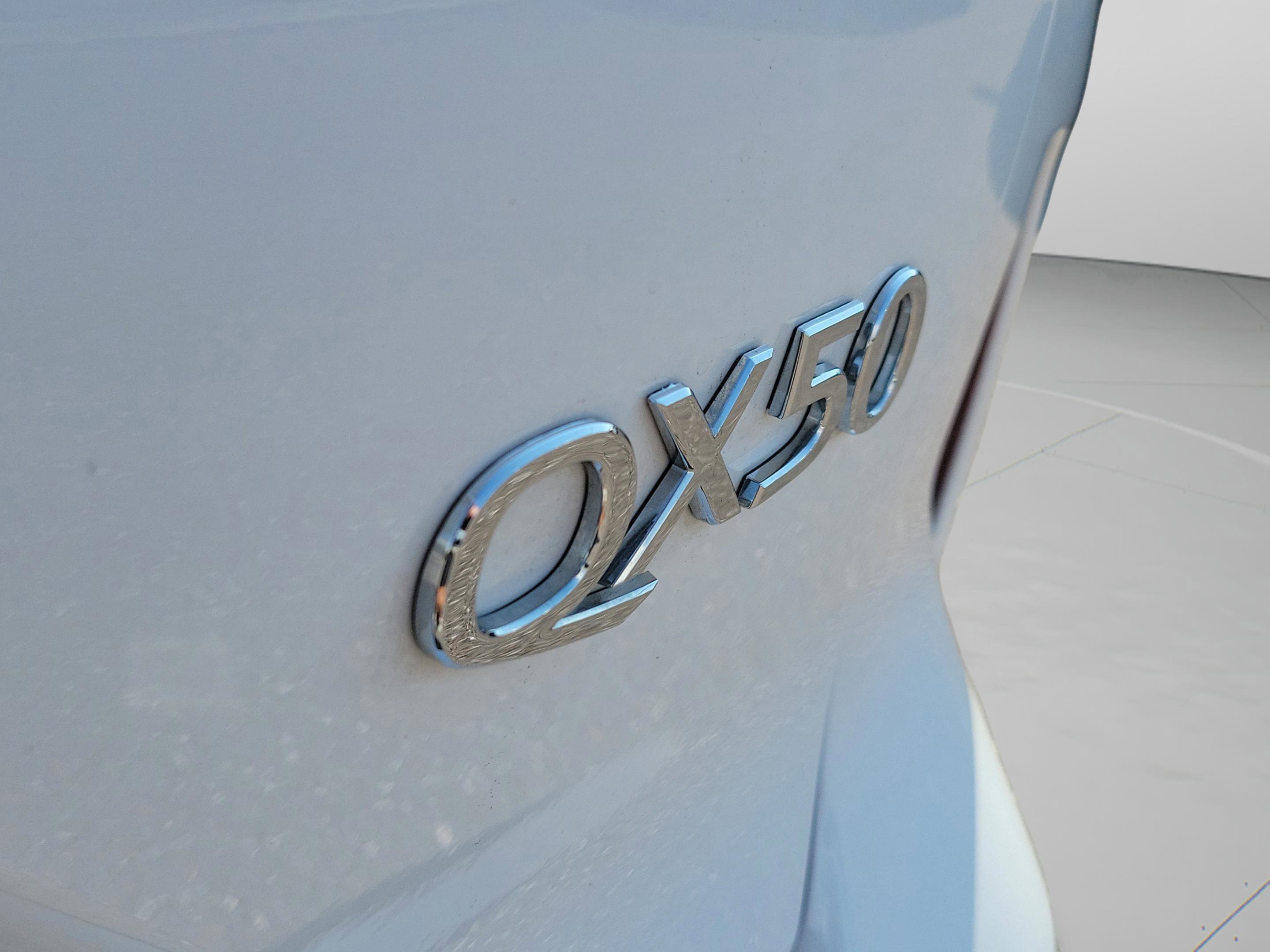 Certified 2025 INFINITI QX50 Pure image 8