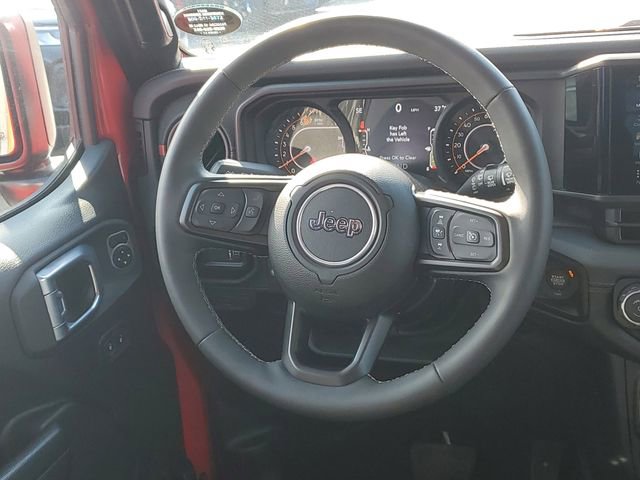 Used 2025 Jeep Wrangler Unlimited Rubicon w/ Convenience Group AWD/4WD image 22