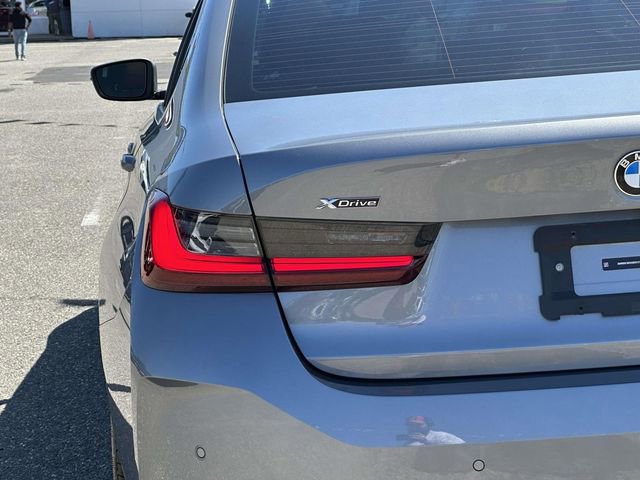 Used 2025 BMW 330i xDrive Sedan w/ Premium Package AWD/4WD image 14